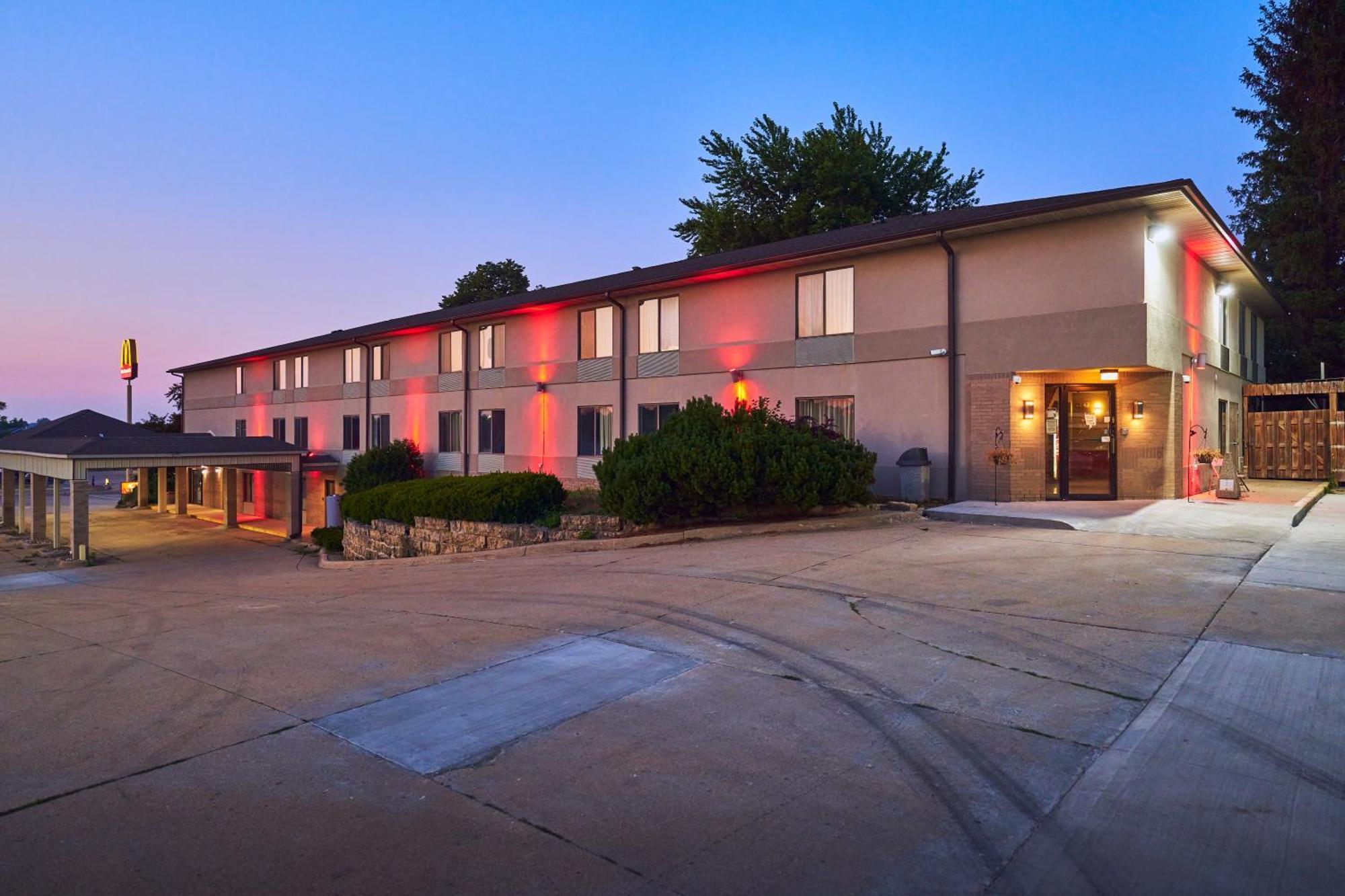 Econo Lodge Maquoketa Dış mekan fotoğraf