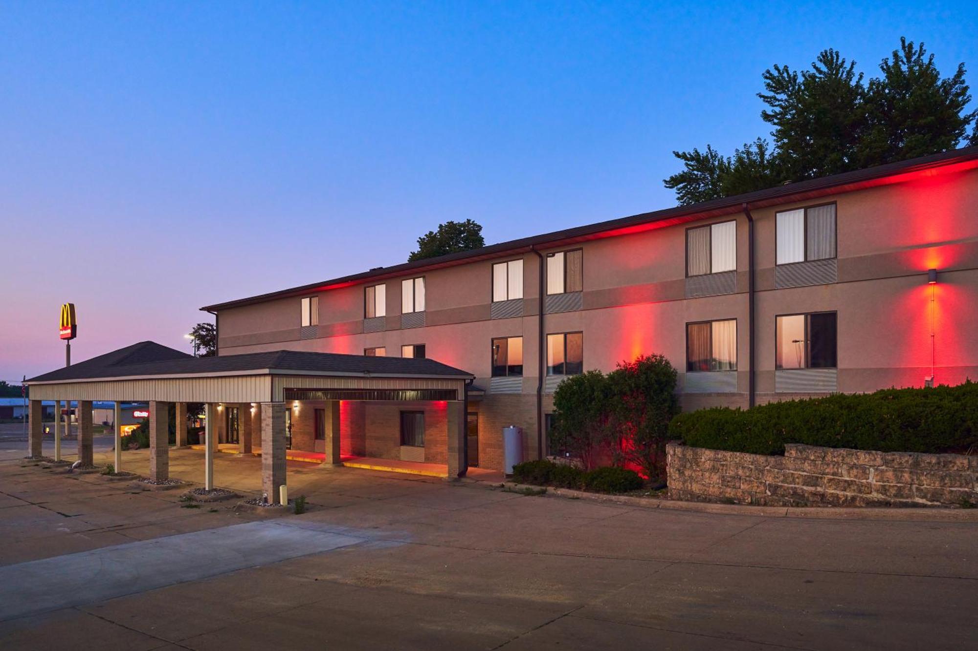 Econo Lodge Maquoketa Dış mekan fotoğraf